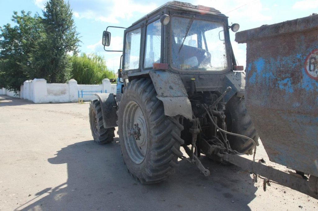 Oldtimer-Traktor des Typs Belarus Беларус-1221.2, Neumaschine in Київ (Bild 2)