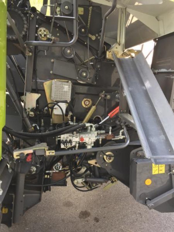 Rundballenpresse des Typs CLAAS ROLLANT 455 RC UNIWRAP, Gebrauchtmaschine in Oberbipp (Bild 7)