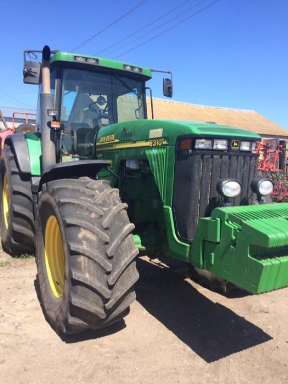 Oldtimer-Traktor des Typs John Deere 8310, Neumaschine in Біла Церква (Bild 3)