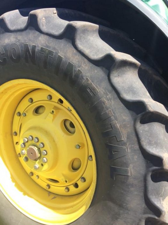 Oldtimer-Traktor des Typs John Deere 8320, Neumaschine in Біла Церква (Bild 2)