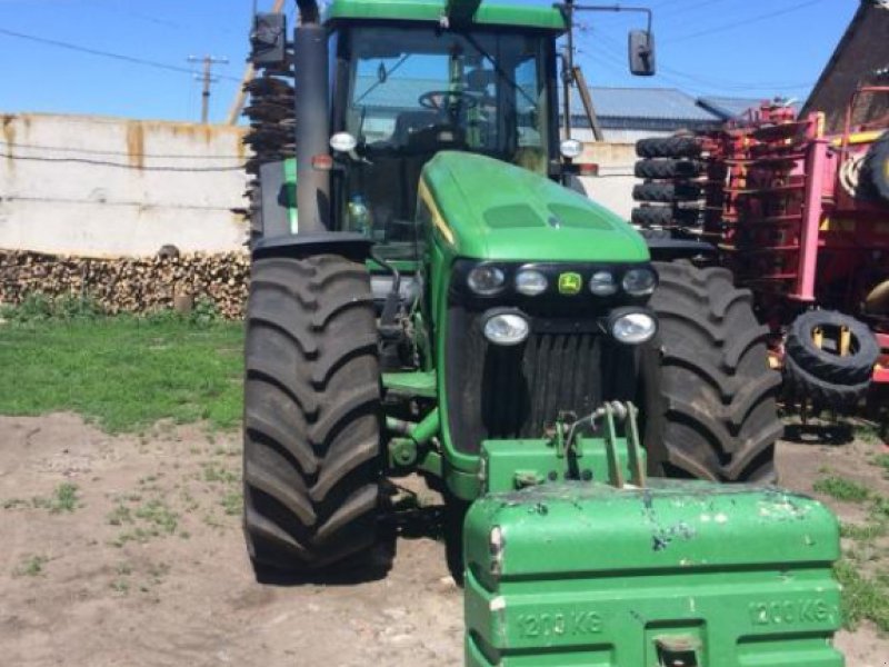 Oldtimer-Traktor des Typs John Deere 8320, Neumaschine in Біла Церква