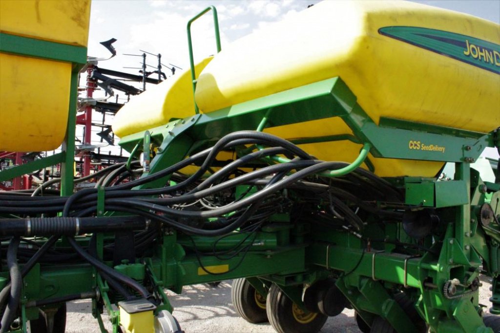 Sämaschine des Typs John Deere 1770,  in Кіровоград (Bild 6)