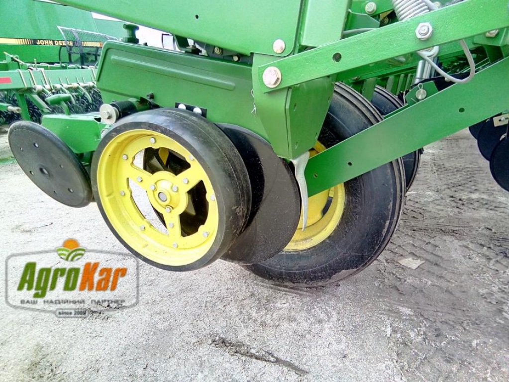 Direktsaatmaschine des Typs John Deere 7000,  in Кіровоград (Bild 10)