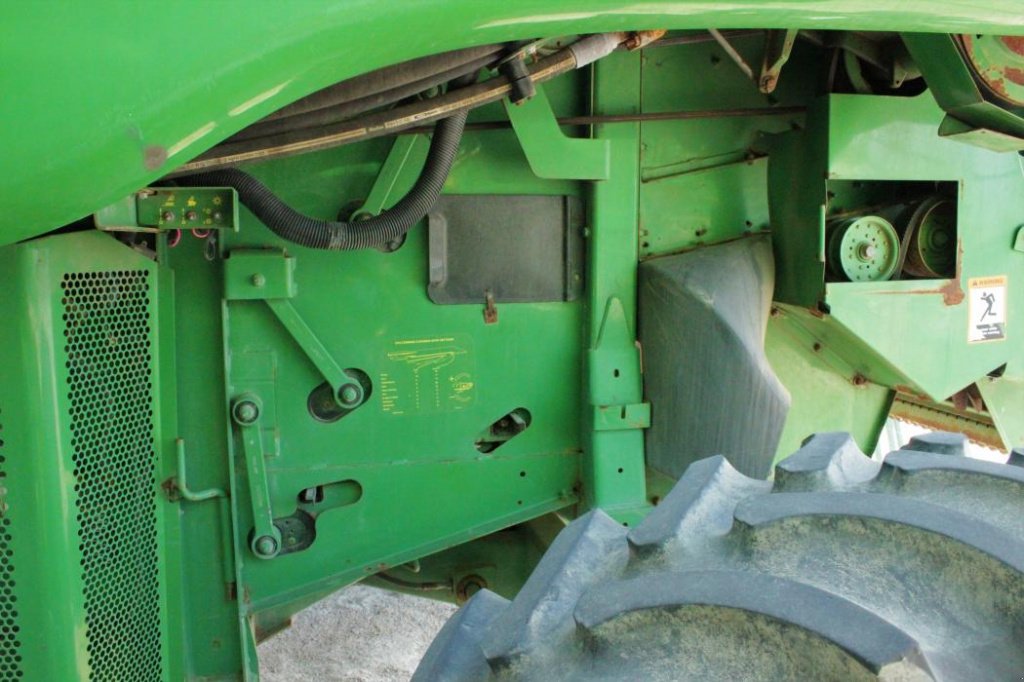 Oldtimer-Mähdrescher des Typs John Deere 9750 STS, Neumaschine in Кіровоград (Bild 8)