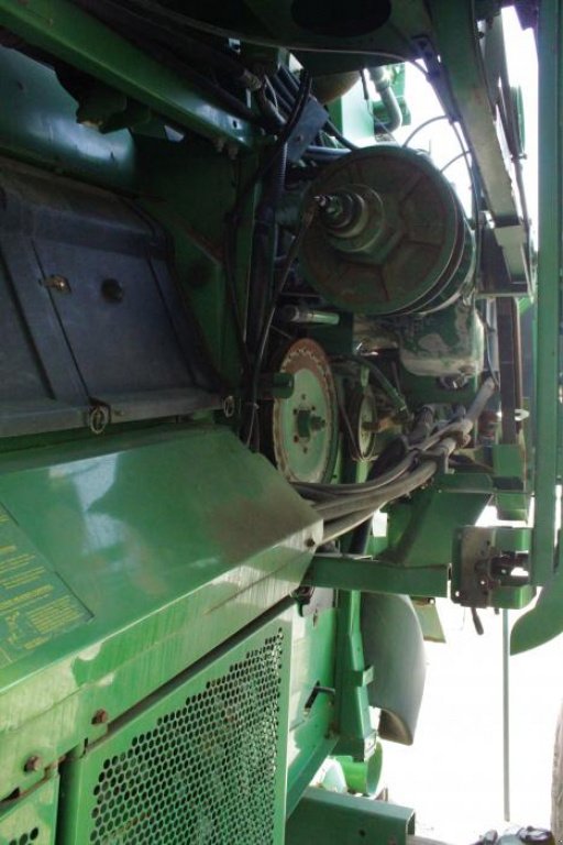 Oldtimer-Mähdrescher des Typs John Deere 9750 STS, Neumaschine in Кіровоград (Bild 9)