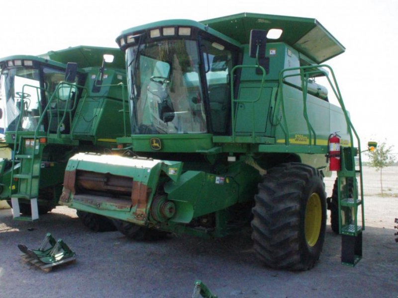 Oldtimer-Mähdrescher des Typs John Deere 9750 STS, Neumaschine in Кіровоград (Bild 1)