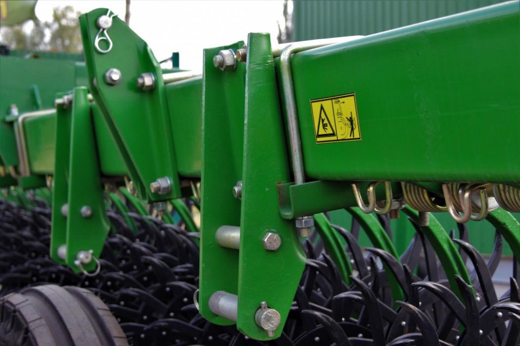 Wiesenegge des Typs John Deere 400 / 9,3,  in Кіровоград (Bild 10)