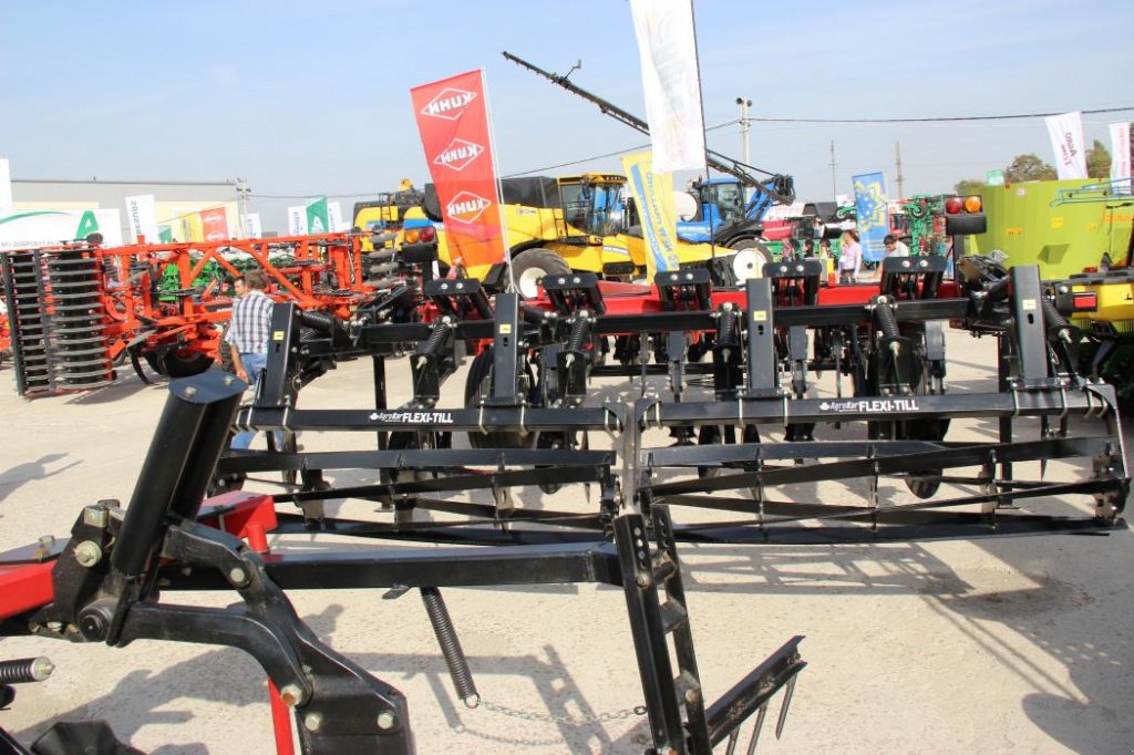 Spatenpflug des Typs Case IH Ecolo Tiger 530C,  in Кіровоград (Bild 5)