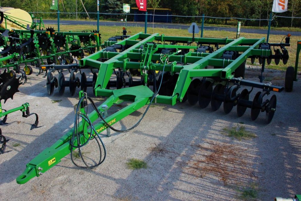Spatenpflug des Typs John Deere 510,  in Кіровоград (Bild 1)