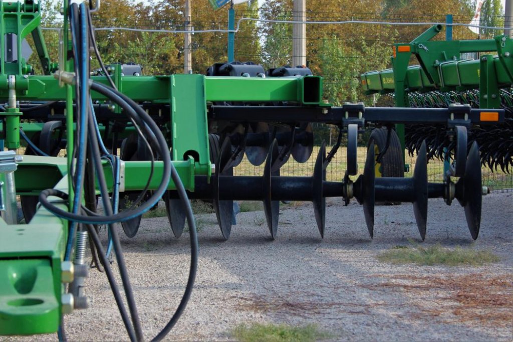 Spatenpflug des Typs John Deere 510,  in Кіровоград (Bild 8)