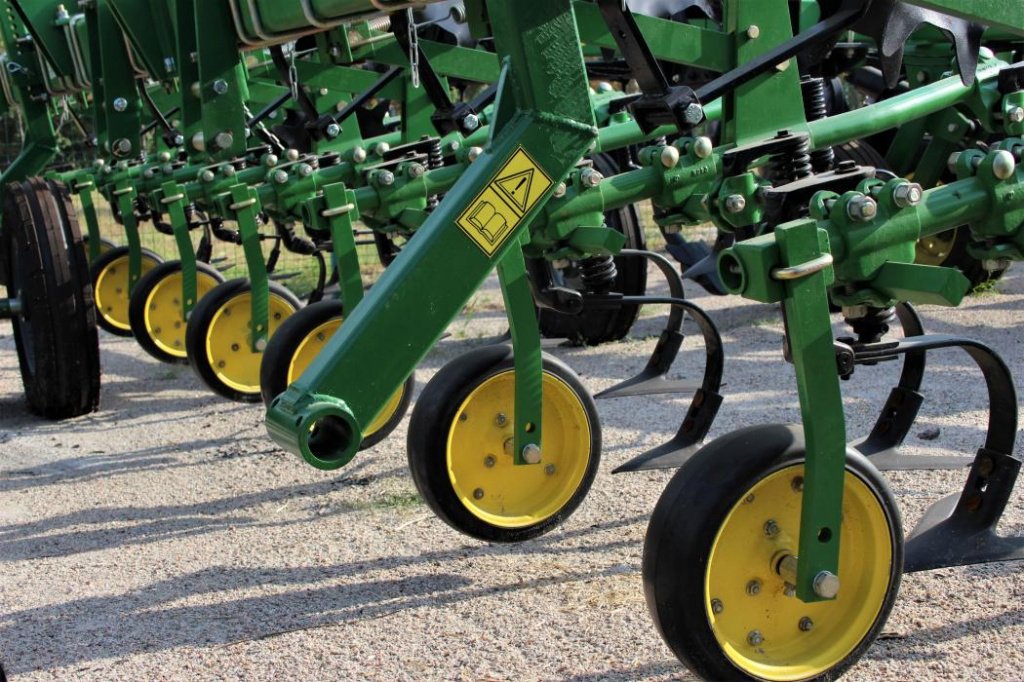 Kartoffelpflegetechnik des Typs John Deere 825,  in Кіровоград (Bild 4)