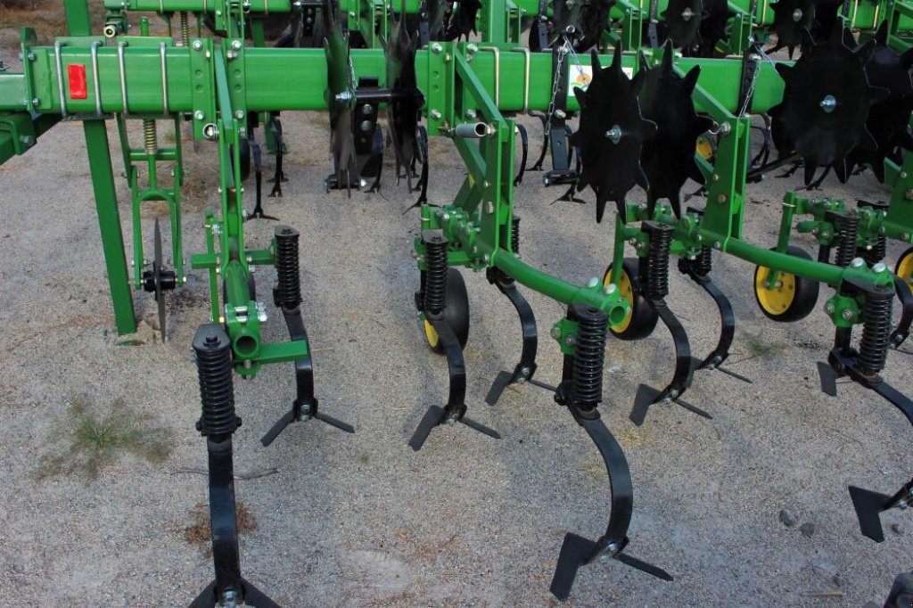 Kartoffelpflegetechnik des Typs John Deere 825,  in Кіровоград (Bild 2)