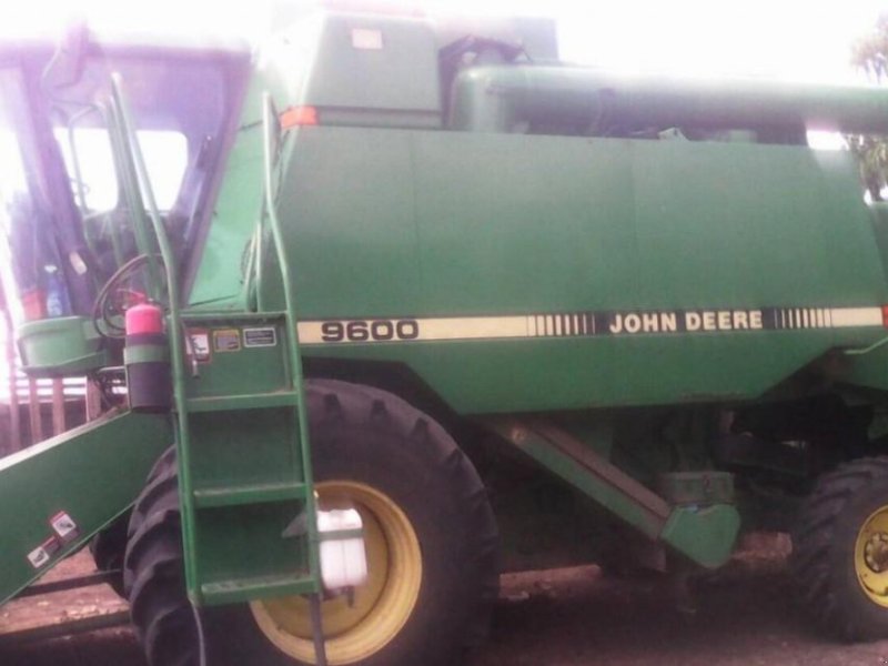 Oldtimer-Mähdrescher des Typs John Deere 9600, Neumaschine in Херсон (Bild 1)