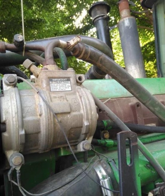 Oldtimer-Traktor des Typs John Deere 9400, Neumaschine in Київ (Bild 2)