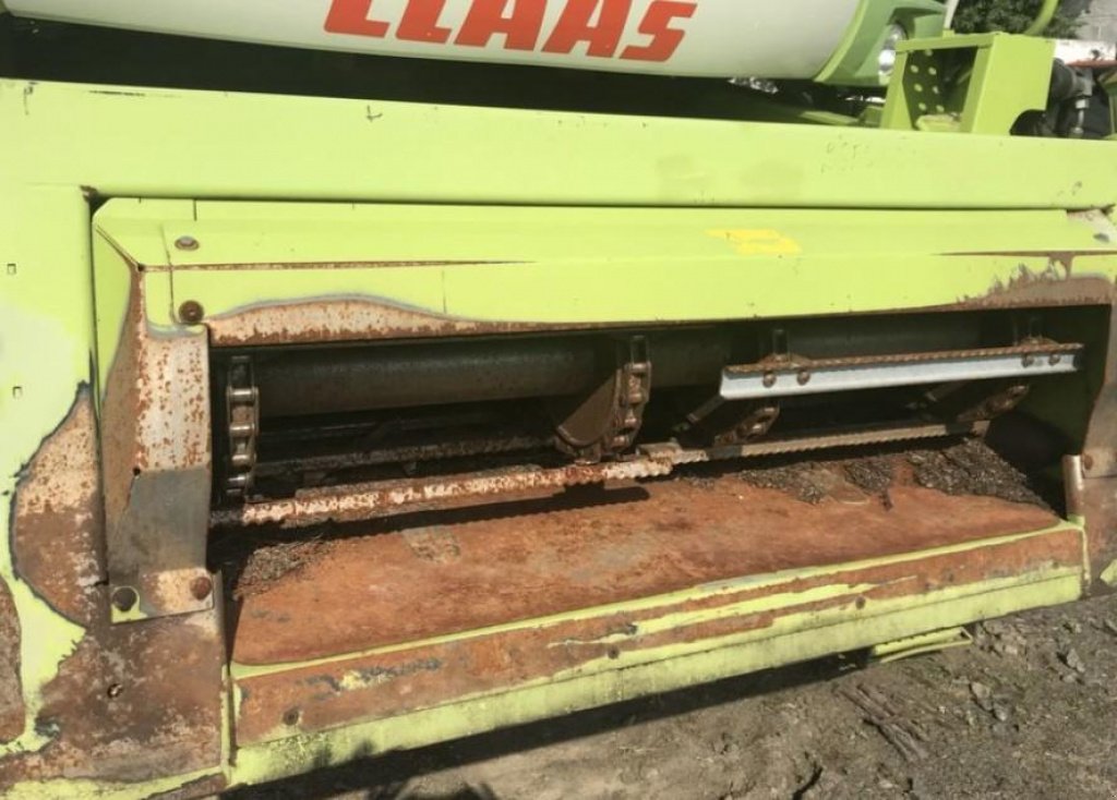 Oldtimer-Mähdrescher des Typs CLAAS Tucano 470, Neumaschine in Київ (Bild 7)