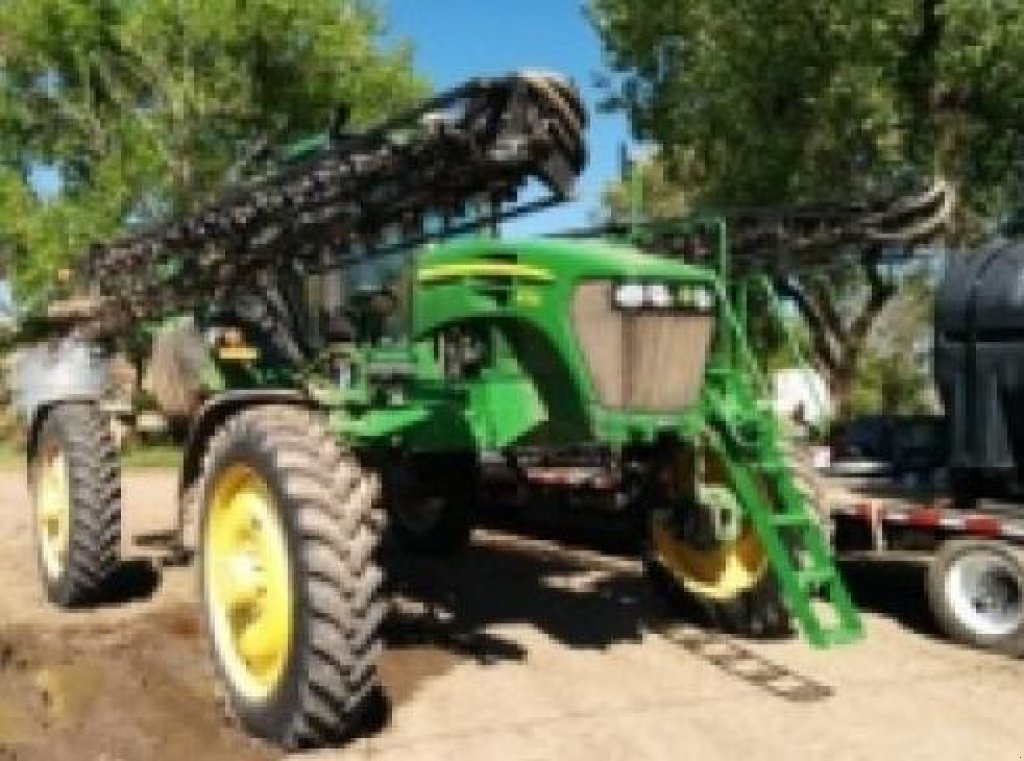 Selbstfahrspritze des Typs John Deere 4730,  in Київ (Bild 1)