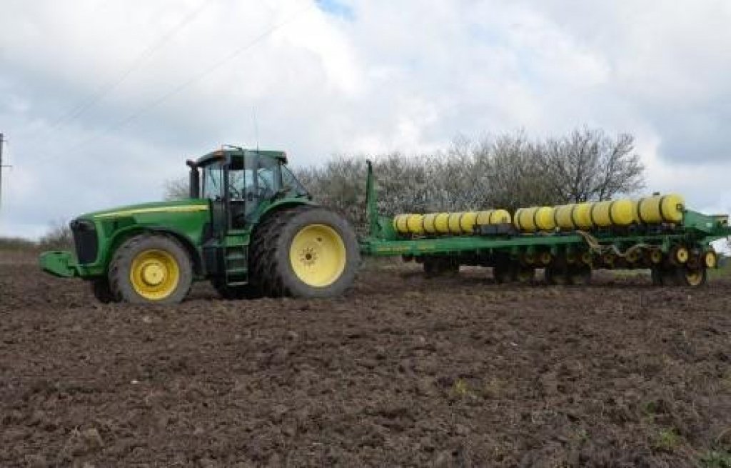 Sämaschine des Typs John Deere 7200,  in Київ (Bild 1)