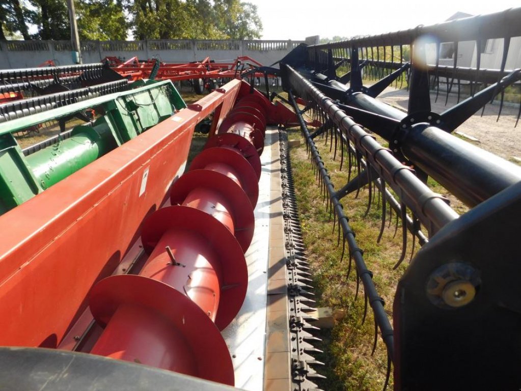 Schneidwerk des Typs Case IH 2020-7,  in Суми (Bild 1)