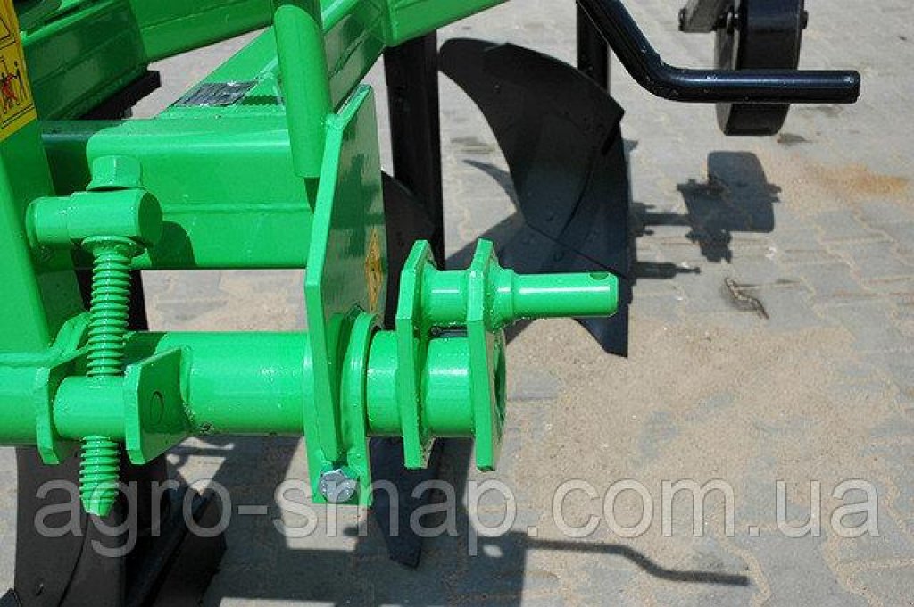 Scheibenpflug des Typs BOMET U013 2/25,  in Горохів (Bild 3)