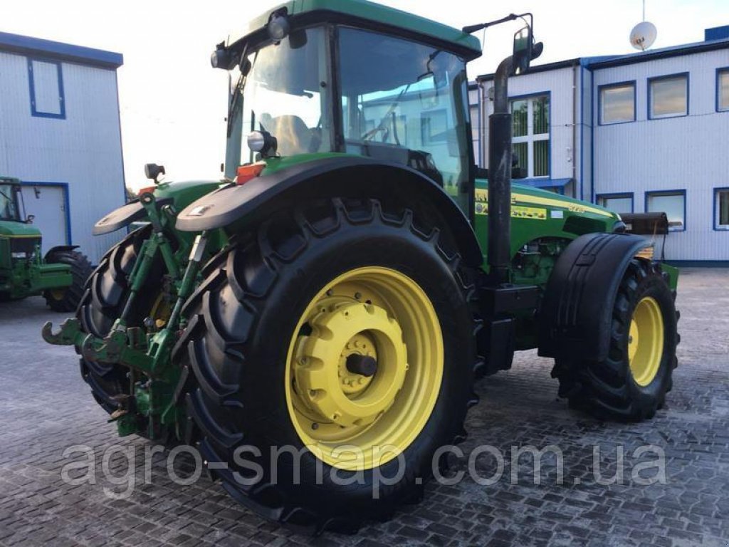 Oldtimer-Traktor des Typs John Deere 8220, Neumaschine in Горохів (Bild 4)