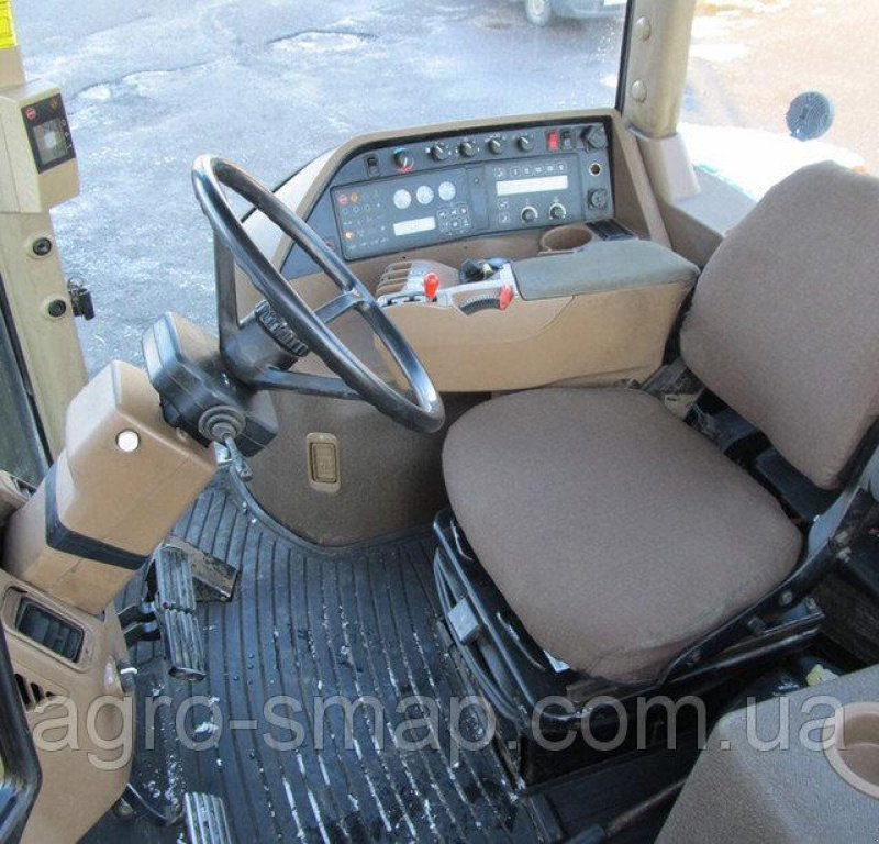 Oldtimer-Traktor des Typs John Deere 8300, Neumaschine in Горохів (Bild 2)