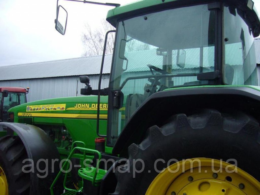 Oldtimer-Traktor des Typs John Deere 8300, Neumaschine in Горохів (Bild 2)