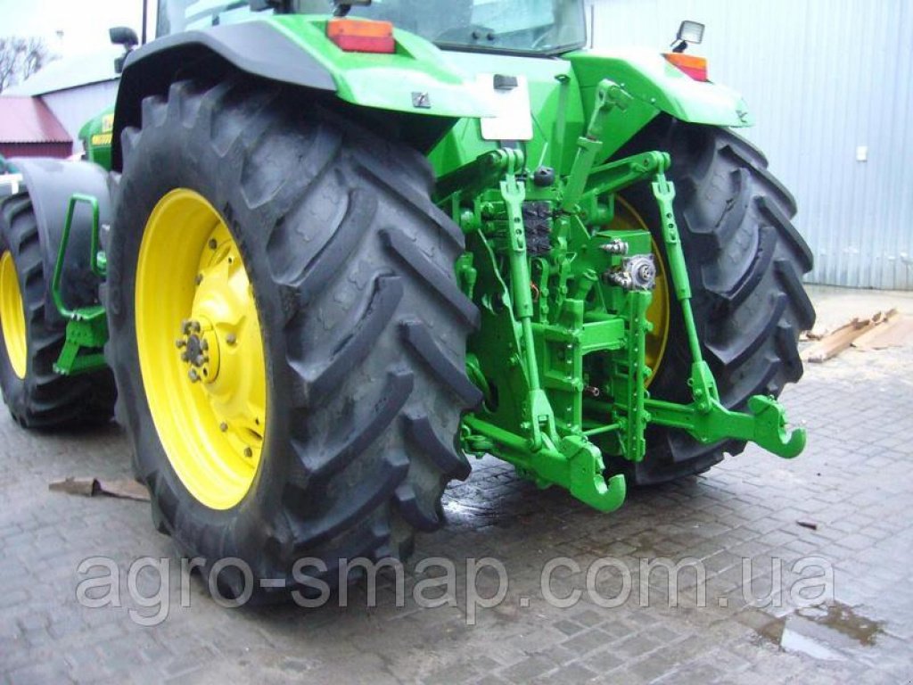 Oldtimer-Traktor des Typs John Deere 8300, Neumaschine in Горохів (Bild 3)