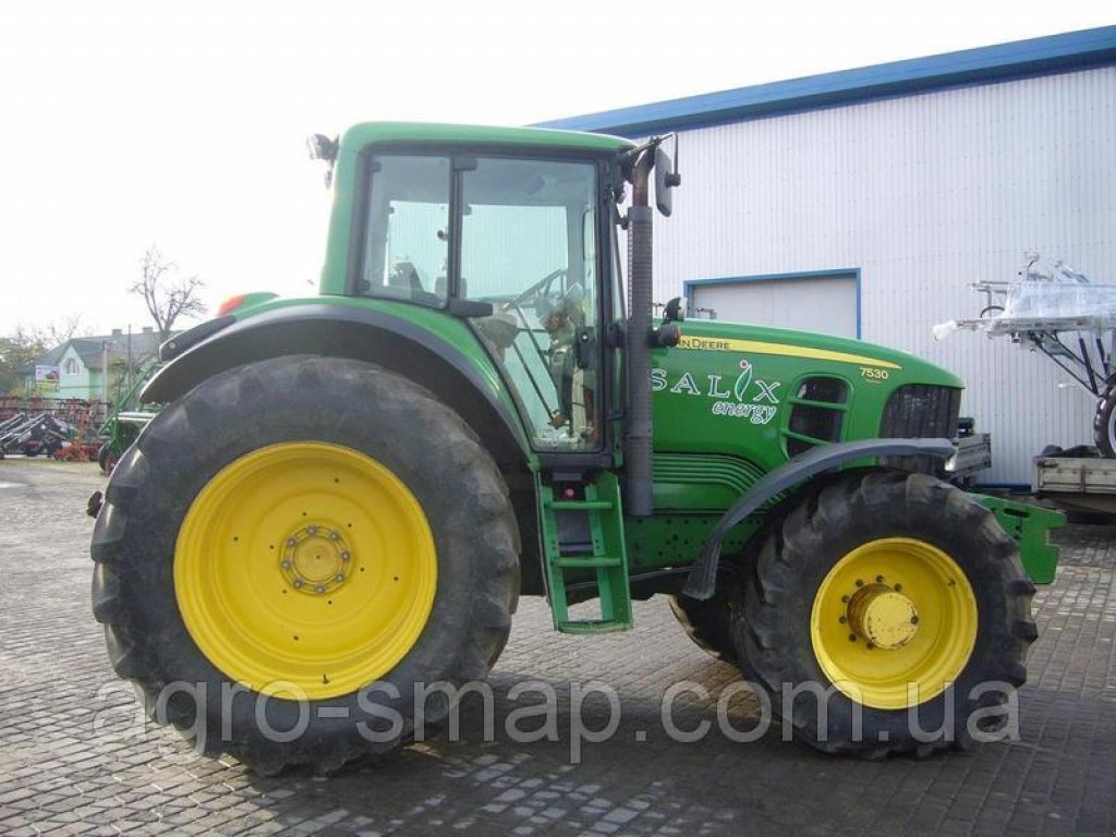 Oldtimer-Traktor des Typs John Deere 7530, Neumaschine in Горохів (Bild 3)