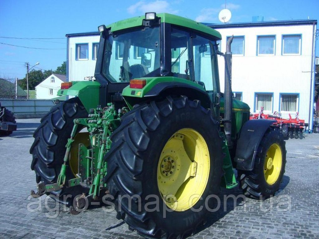 Oldtimer-Traktor des Typs John Deere 6800, Neumaschine in Горохів (Bild 4)