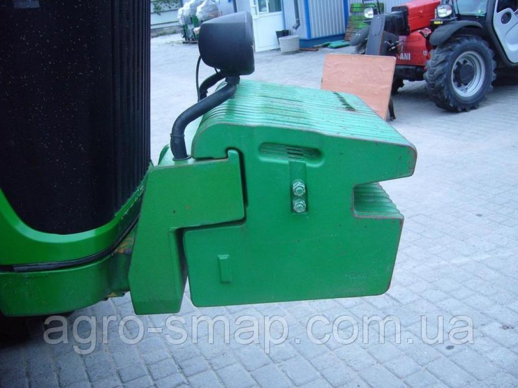 Oldtimer-Traktor des Typs John Deere 8420, Neumaschine in Горохів (Bild 2)