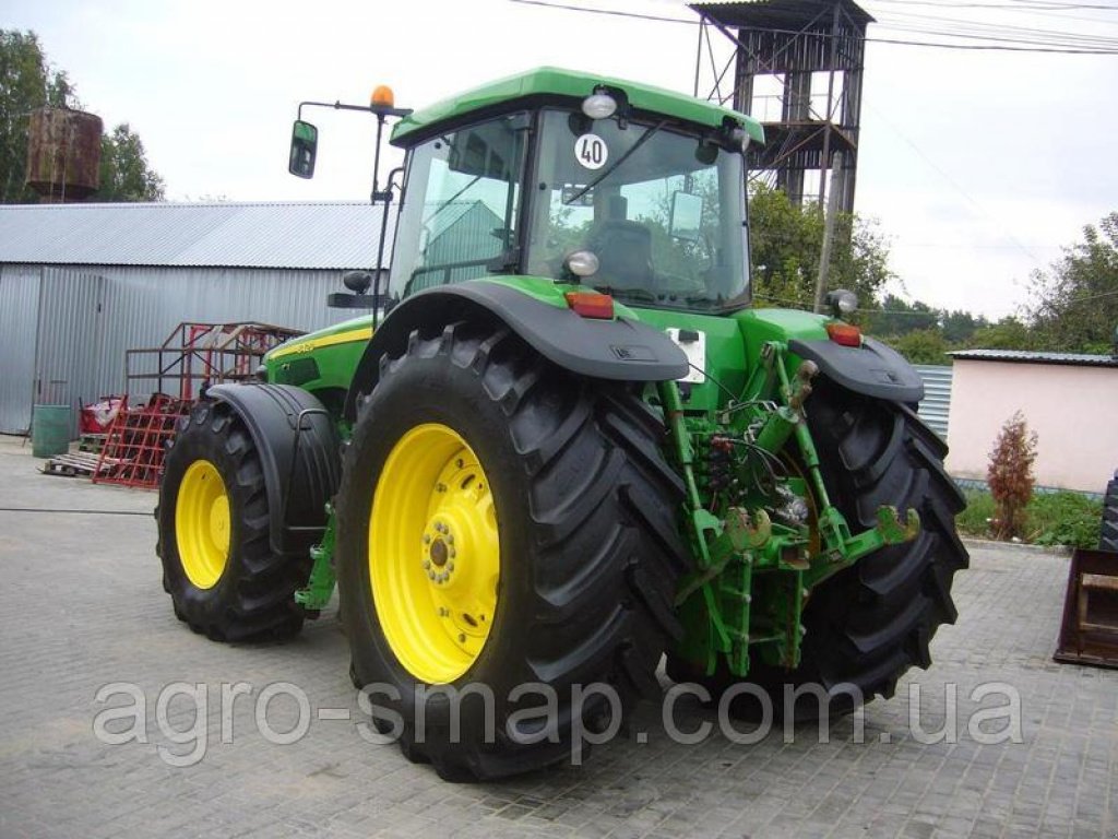 Oldtimer-Traktor des Typs John Deere 8420, Neumaschine in Горохів (Bild 7)