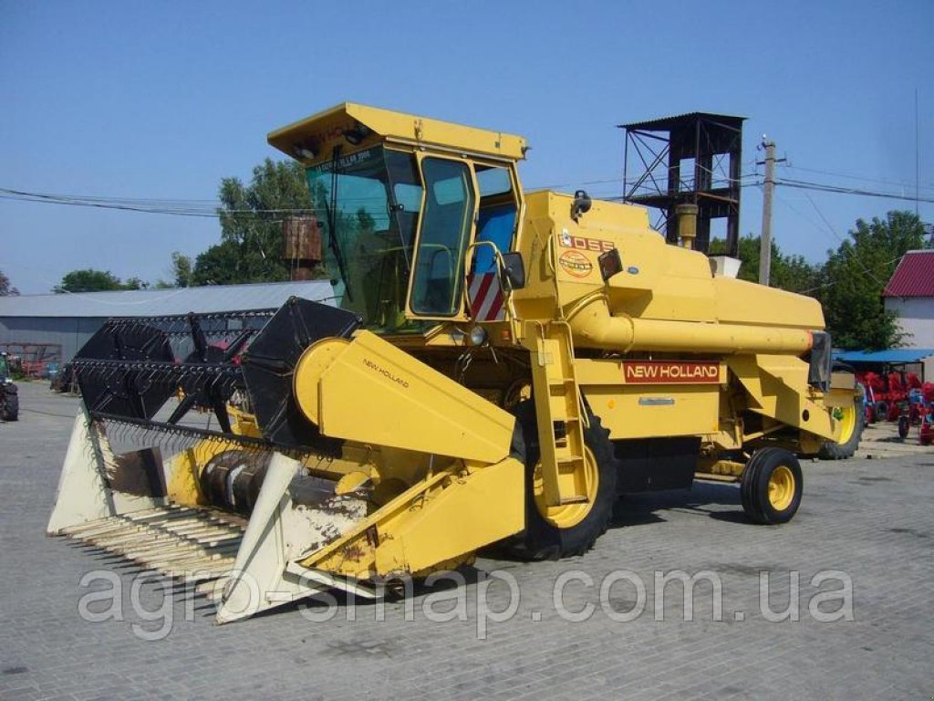 Oldtimer-Mähdrescher des Typs New Holland 8055, Neumaschine in Горохів (Bild 8)