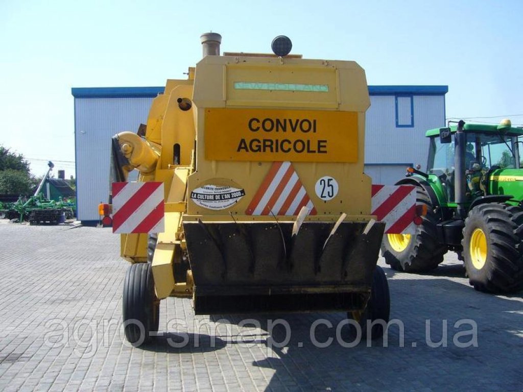 Oldtimer-Mähdrescher des Typs New Holland 8055, Neumaschine in Горохів (Bild 9)