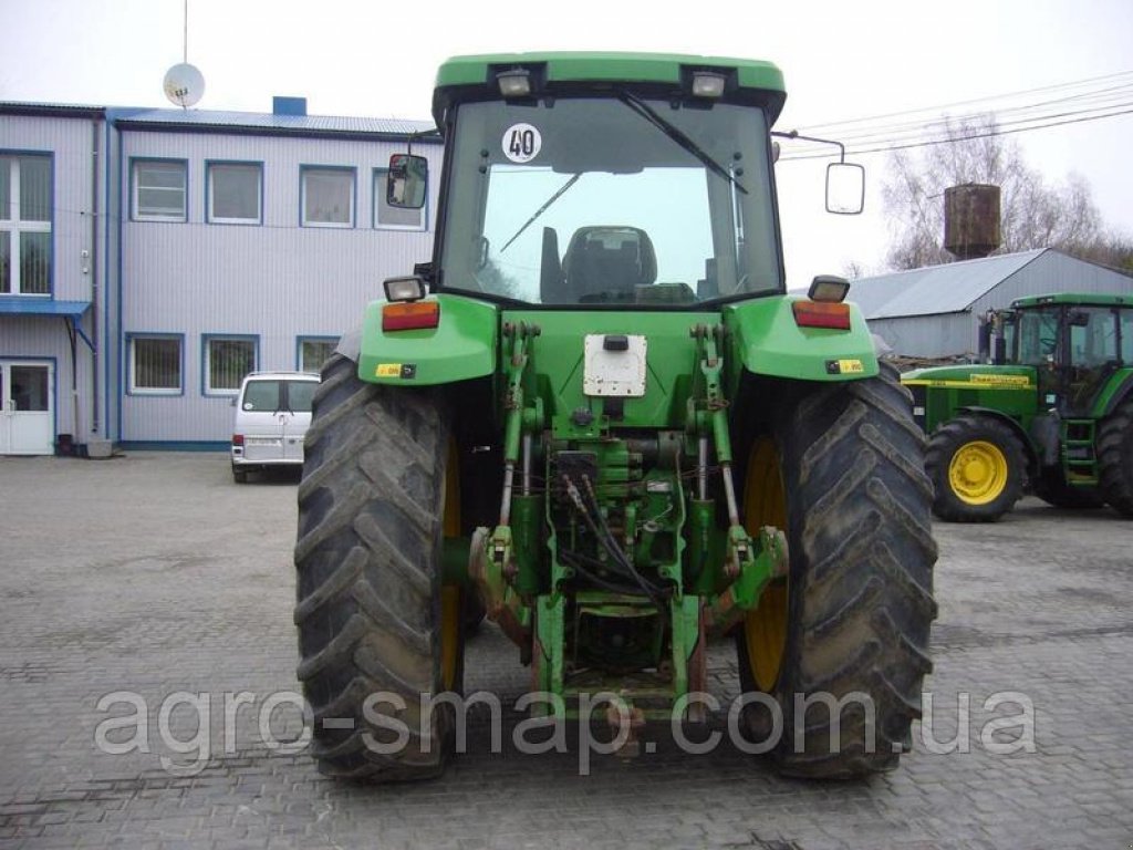 Oldtimer-Traktor des Typs John Deere 8100, Neumaschine in Горохів (Bild 4)