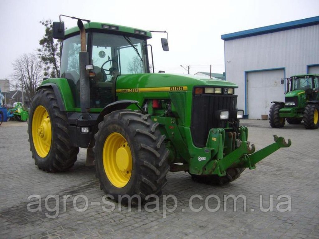 Oldtimer-Traktor des Typs John Deere 8100, Neumaschine in Горохів (Bild 7)