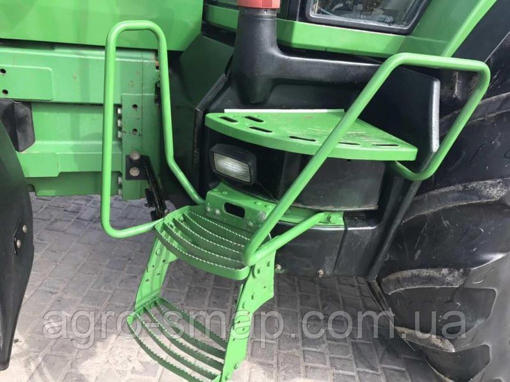 Oldtimer-Traktor des Typs John Deere 8400, Neumaschine in Горохів (Bild 2)