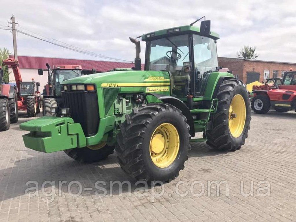 Oldtimer-Traktor des Typs John Deere 8400, Neumaschine in Горохів (Bild 4)