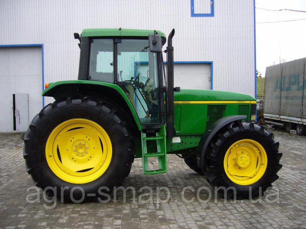 Oldtimer-Traktor des Typs John Deere 6610, Neumaschine in Горохів (Bild 4)