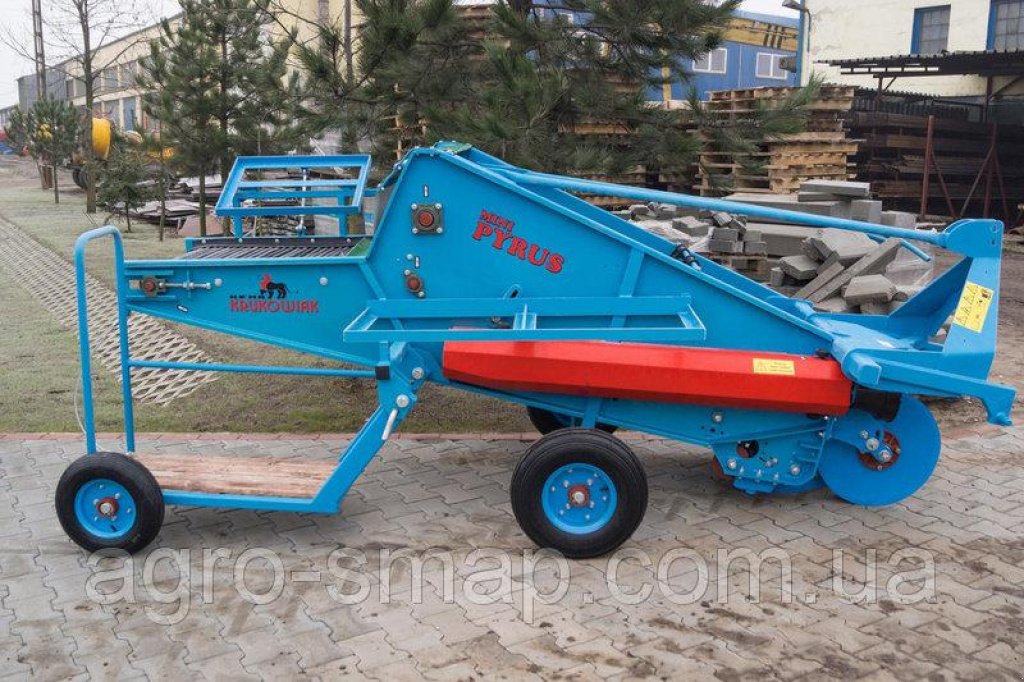 Kartoffelvollernter des Typs Krukowiak Mini Pyrus 1,  in Горохів (Bild 1)