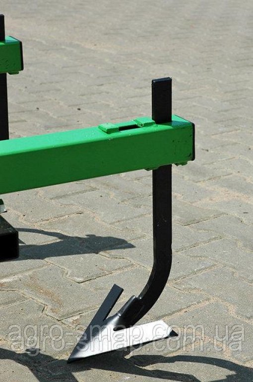 Dammformer des Typs BOMET P 475,  in Горохів (Bild 2)