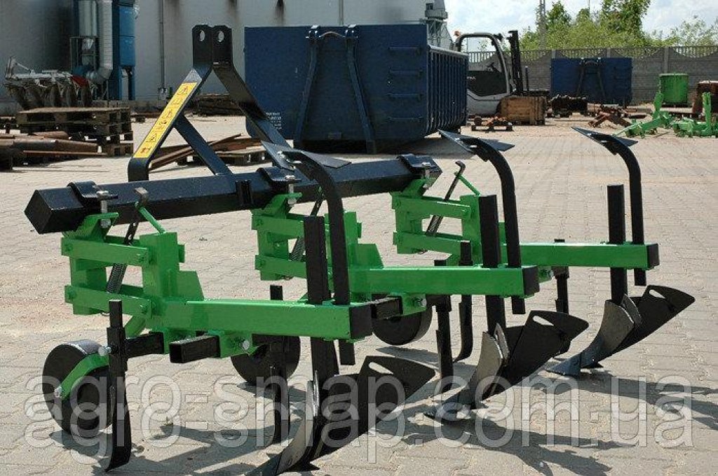 Dammformer des Typs BOMET P 475,  in Горохів (Bild 1)