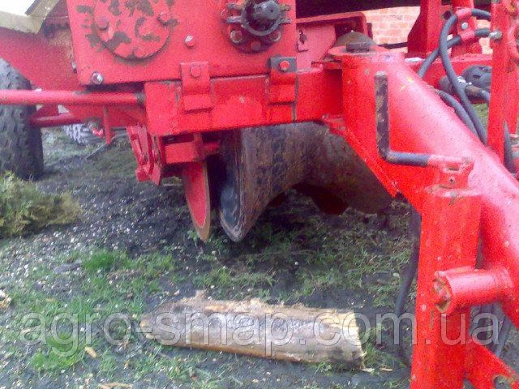 Kartoffelvollernter des Typs Akpil Z 608,  in Горохів (Bild 2)