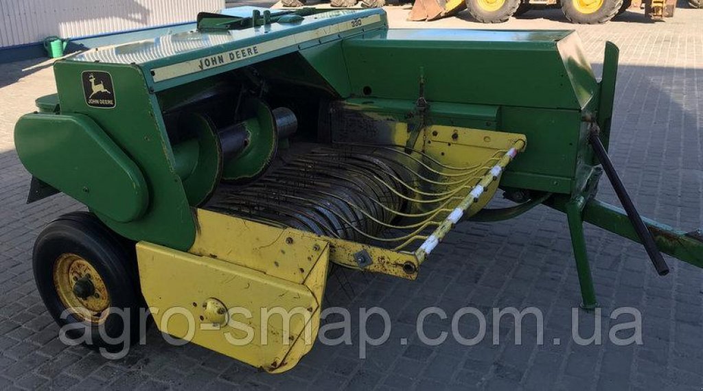 Hochdruckpresse des Typs John Deere 330,  in Горохів (Bild 2)