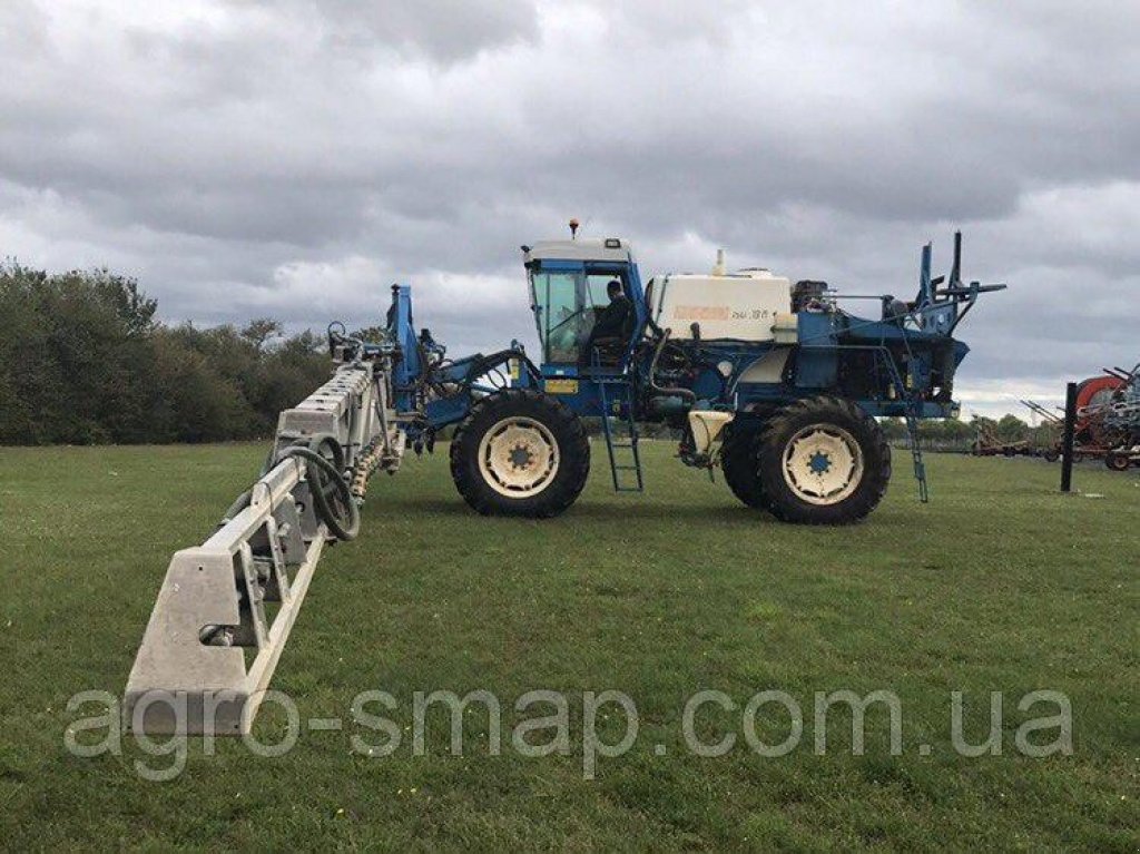 Selbstfahrspritze des Typs Matrot M44D 3750,  in Горохів (Bild 10)