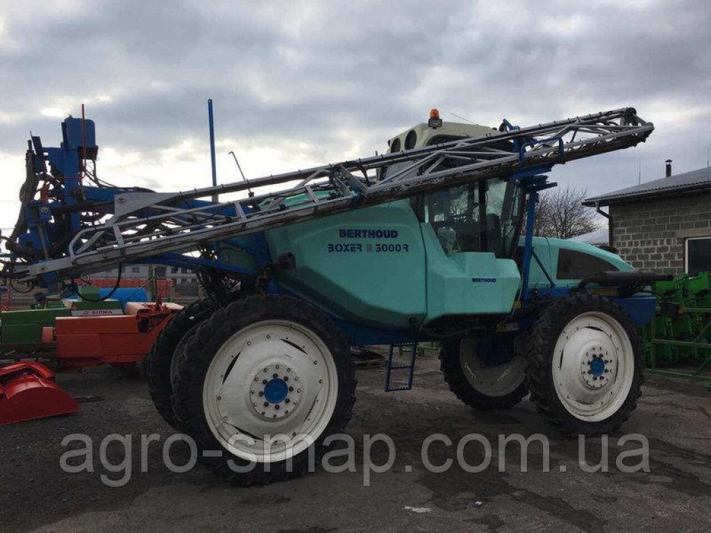 Selbstfahrspritze des Typs Berthoud Boxer 3000,  in Горохів (Bild 6)