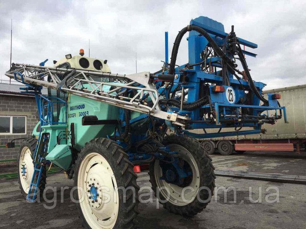 Selbstfahrspritze des Typs Berthoud Boxer 3000,  in Горохів (Bild 3)