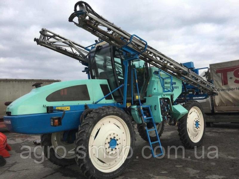 Selbstfahrspritze des Typs Berthoud Boxer 3000,  in Горохів (Bild 1)