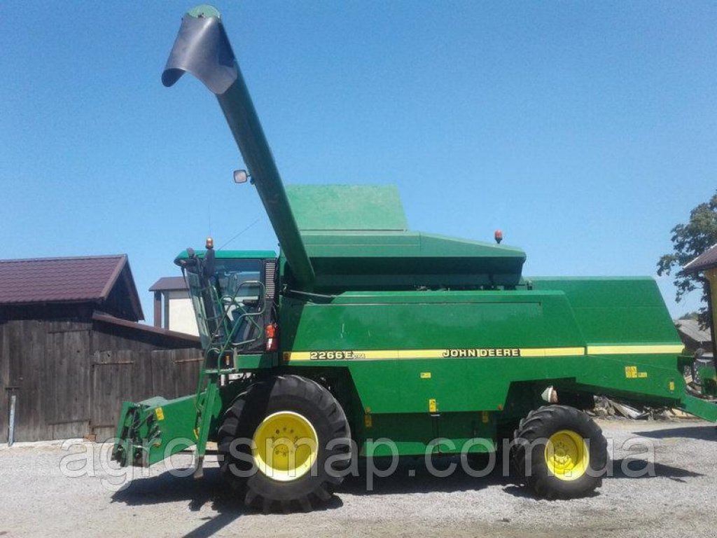 Oldtimer-Mähdrescher des Typs John Deere 2266 Extra, Neumaschine in Горохів (Bild 7)