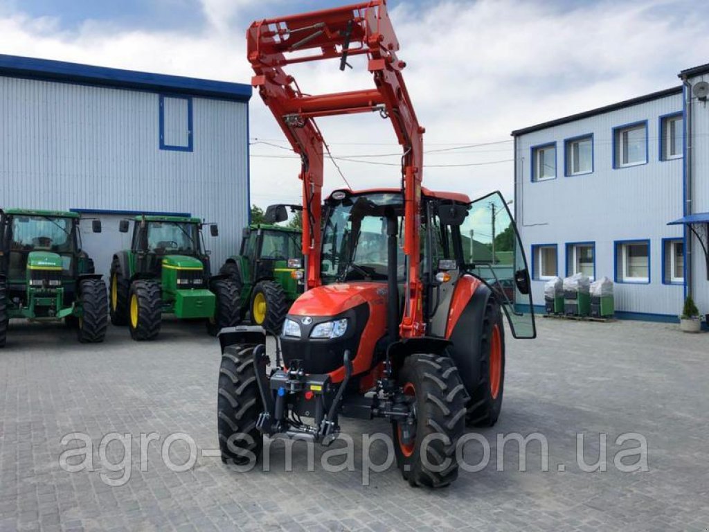 Oldtimer-Traktor des Typs Kubota M7060, Neumaschine in Горохів (Bild 7)