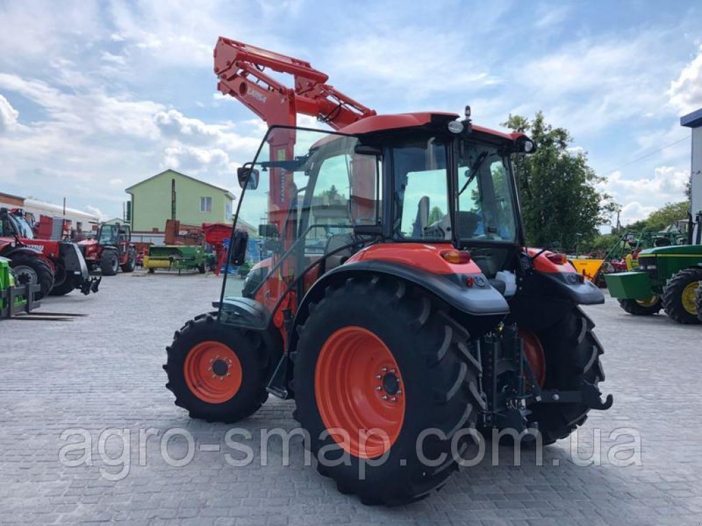 Oldtimer-Traktor des Typs Kubota M7060, Neumaschine in Горохів (Bild 2)